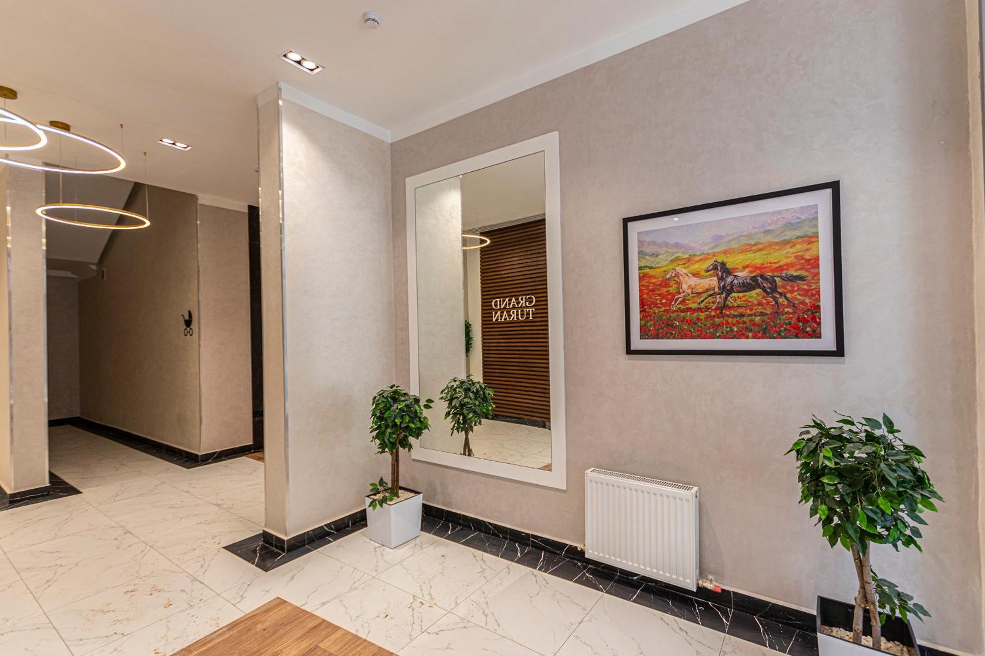 Raisson Aparthotel G84 Хан Шатыр Astana Buitenkant foto